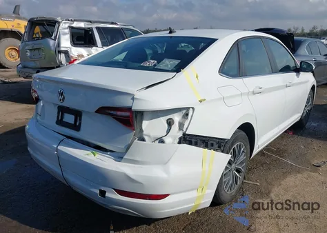 2019 Volkswagen Jetta 1.4T R-Line/1.4T S/1.4T Se z USA, uszkodzony, nr VIN 3VWC57BU4KM171595